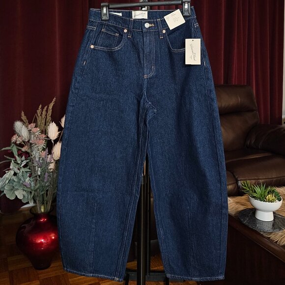 UNIVERSAL THREAD HIGH RISE EASY BARREL JEANS - Picture 1 of 6